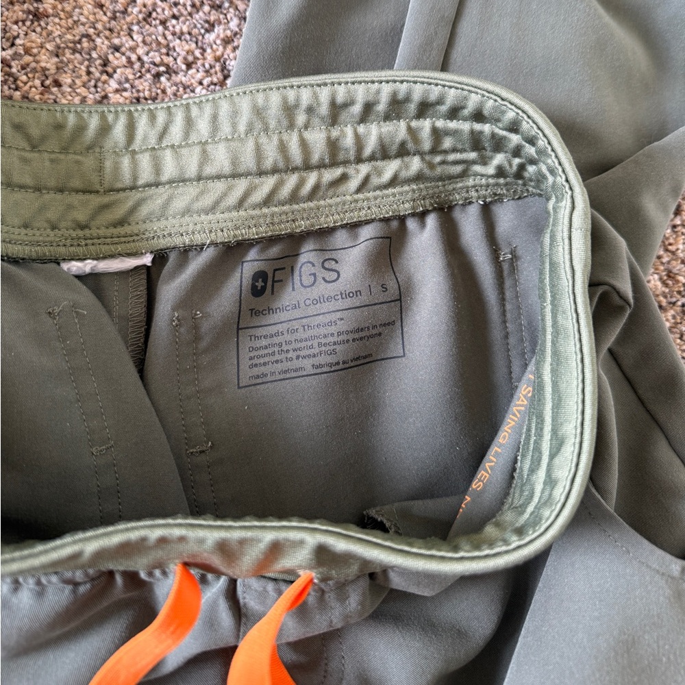 Figs Scrub Set - image 3